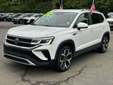 Used 2022 Volkswagen Taos SEL image 2
