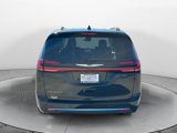 Used 2022 Chrysler Pacifica Touring-L image 4