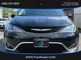 Used 2018 Chrysler Pacifica Touring-L image 2