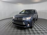 Used 2017 Toyota Highlander XLE image 2