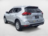 Used 2017 Nissan Rogue SV image 4