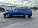 Used 2019 Chrysler Pacifica Touring-L Plus w/ Advanced Safetytec Group image 2