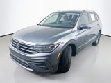 Used 2023 Volkswagen Tiguan SE image 3
