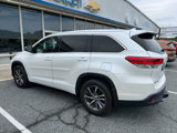 Used 2018 Toyota Highlander XLE image 3