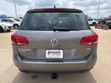 Used 2011 Volkswagen Touareg Sport image 4