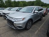 Used 2020 Mitsubishi Outlander SE image 3
