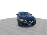 Used 2023 Nissan Maxima SV image 2