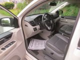 Used 2010 Volkswagen Routan SE image 3
