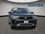Certified 2022 Volkswagen Taos SE image 3