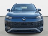 New 2025 Volkswagen Tiguan SE image 2