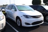 Used 2020 Chrysler Pacifica Touring-L image 3