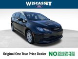 Used 2023 Chrysler Voyager LX image 1