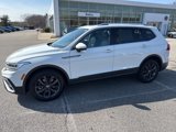 Certified 2022 Volkswagen Tiguan SE w/ Panoramic Sunroof Package image 5