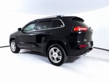 Used 2017 Jeep Cherokee Overland w/ Technology Group image 3