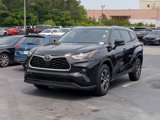 Used 2020 Toyota Highlander XLE image 2
