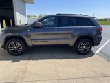 Used 2017 Jeep Grand Cherokee Trailhawk image 2