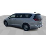Used 2023 Chrysler Pacifica Touring-L image 6