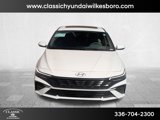 New 2025 Hyundai Elantra SEL image 2