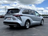 Used 2021 Toyota Sienna Limited image 3