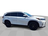 Used 2019 Toyota Highlander AWD V6 image 3