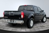 Used 2018 Nissan Frontier SV image 2
