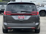 Used 2021 Chrysler Pacifica Limited image 3