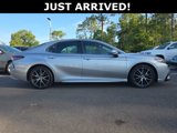 Used 2022 Toyota Camry SE image 3