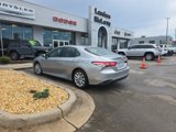 Used 2018 Toyota Camry LE image 3