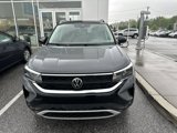 Used 2024 Volkswagen Taos SE w/ Panoramic Sunroof Package image 2