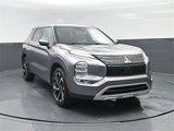 Used 2022 Mitsubishi Outlander SE image 2