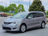 Used 2020 Chrysler Pacifica Limited image 3