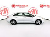 Used 2022 Toyota Corolla LE image 2
