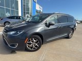 Used 2020 Chrysler Pacifica Limited image 2