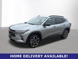 Used 2025 Chevrolet Trax RS w/ Driver Confidence Package image 3