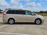 Used 2011 Toyota Sienna LE image 4