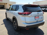 Used 2024 Nissan Rogue SV image 3