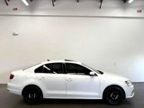 Used 2017 Volkswagen Jetta SE image 2