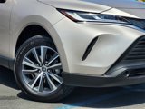 Used 2023 Toyota Venza LE image 4