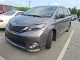Used 2016 Toyota Sienna SE Premium image 2