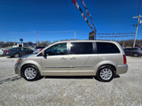 Used 2014 Chrysler Town & Country Touring image 3