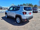 Used 2016 Jeep Renegade Latitude image 4