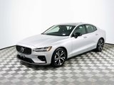Certified 2025 Volvo S60 B5 Core image 3