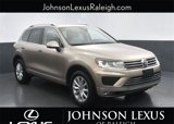 Used 2016 Volkswagen Touareg Sport image 3