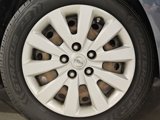 Used 2014 Nissan Sentra SV image 2