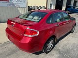 Used 2010 Ford Focus SE image 3