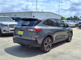Used 2022 Ford Escape SE w/ SE Sport Appearance Package image 2