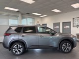 Used 2023 Nissan Rogue SV image 2