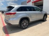 Used 2019 Toyota Highlander XLE image 3