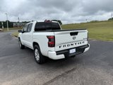 Used 2022 Nissan Frontier SV image 3