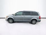 Used 2015 Chrysler Town & Country Touring image 4